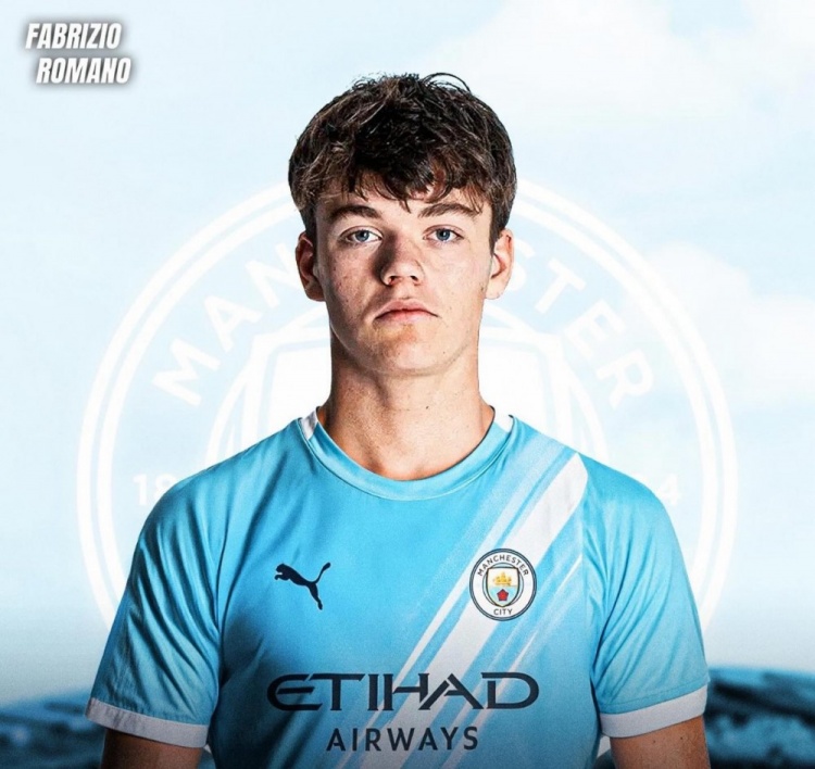 罗马诺：尼潘刚抵达曼市&周一接受体检，交易完成&转会费1500万欧